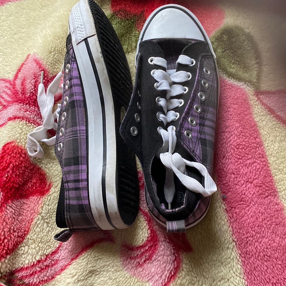Cute converse shoes